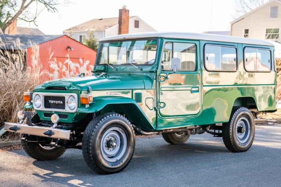 1983 Toyota Land Cruiser FJ45 sold for $22,250