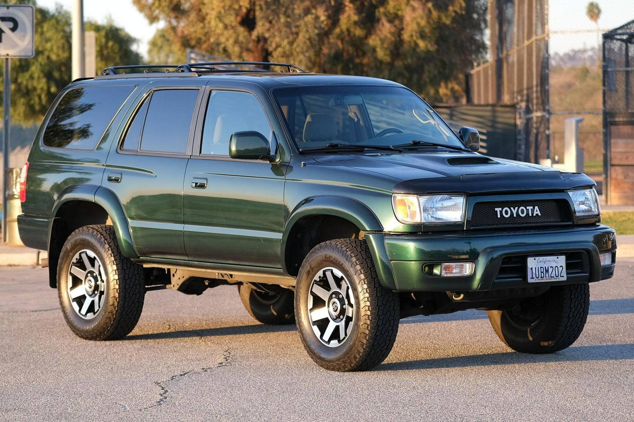 2000 Toyota 4Runner sold for $15,300