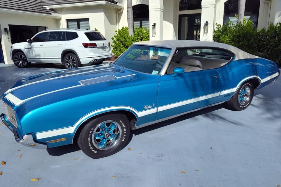 1972 Oldsmobile Cutlass sold for $23,500