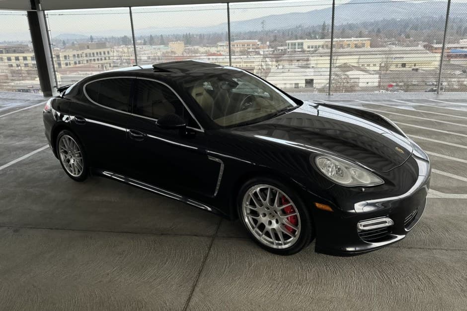 2013 Porsche Panamera sold for $31,250