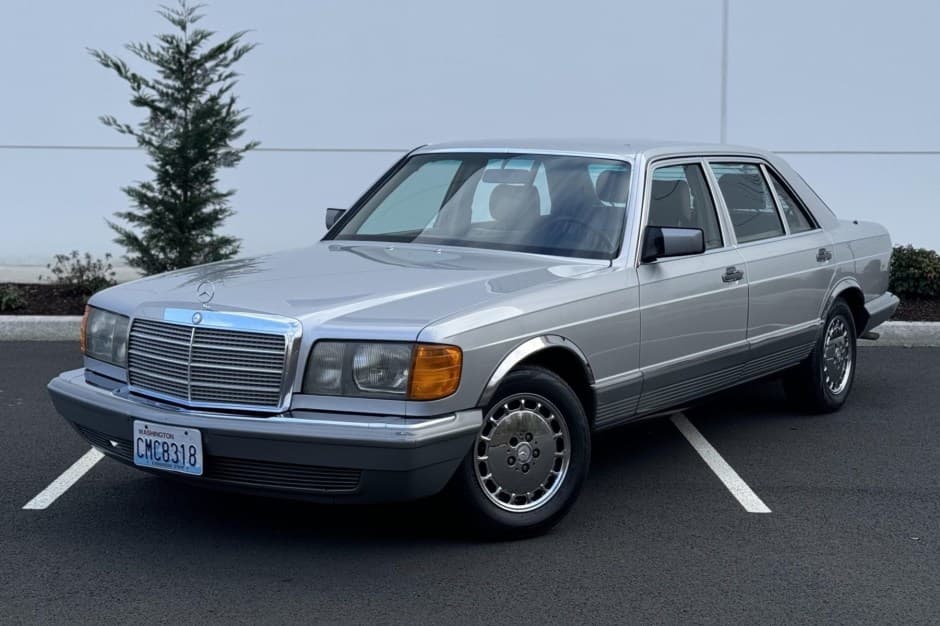 1984 Mercedes-Benz W126 S-Class sold for $6,330