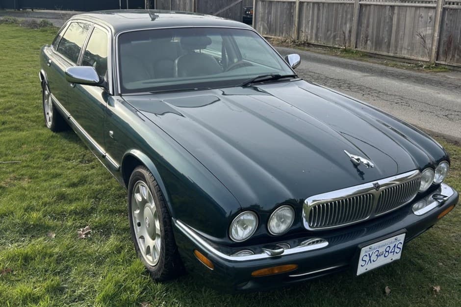 2002 Jaguar X308 XJ (1998-2003) sold for $4,500
