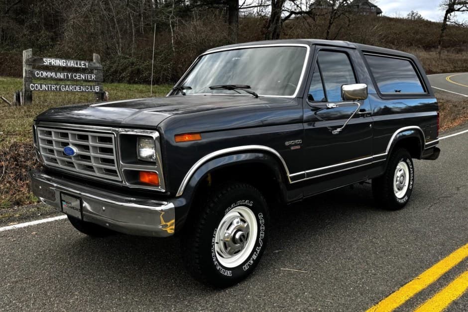 1983 Ford Bronco 3rd Generation 1980-1986 sold for $25,000