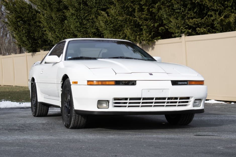 1990 Toyota Supra A70 (1986-1992) sold for $9,590