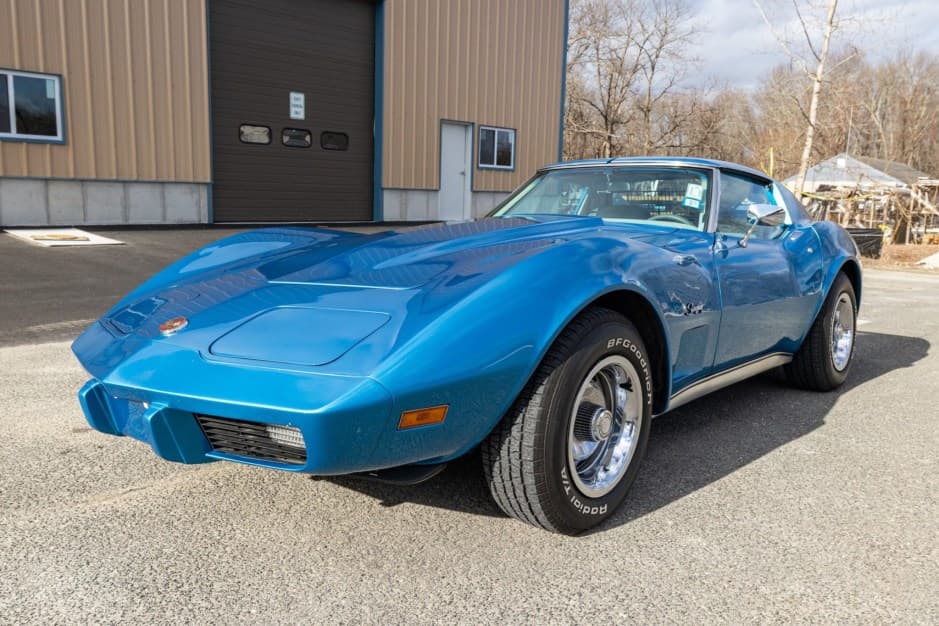 1976 Chevrolet Corvette C3 sold for $10,251