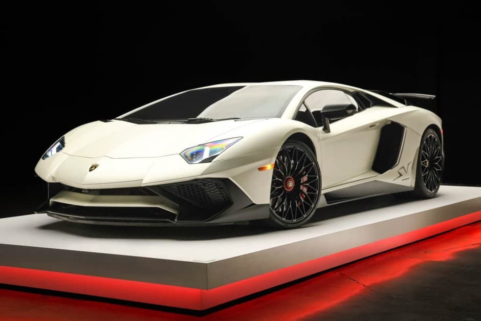 2016 Lamborghini Aventador sold for $487,000