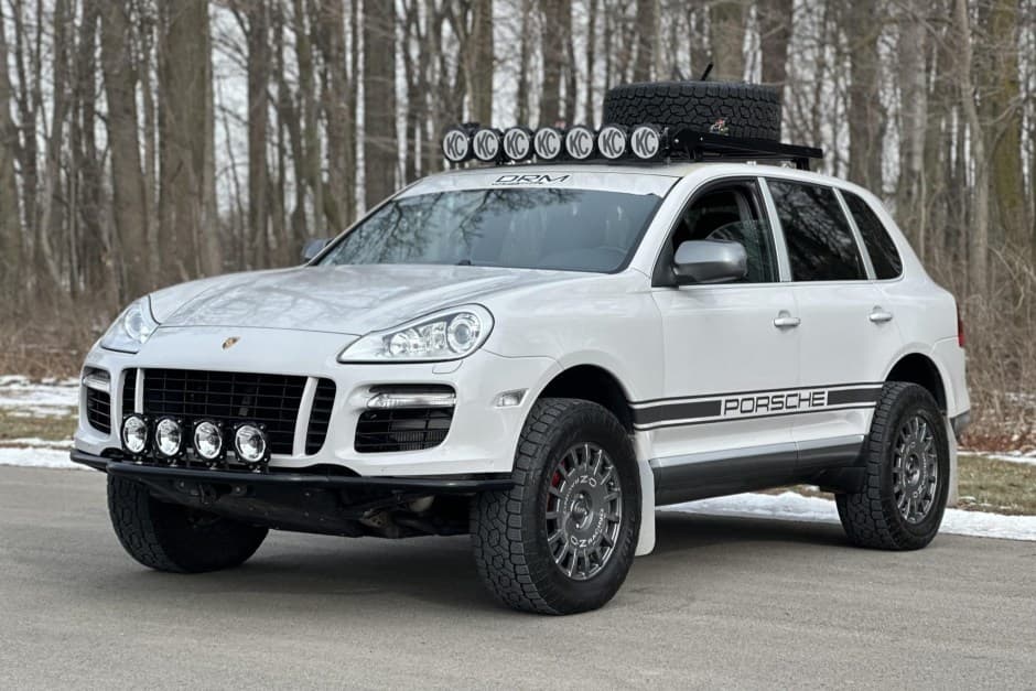 2008 Porsche 955/957 Cayenne (2003-2010) sold for $20,500