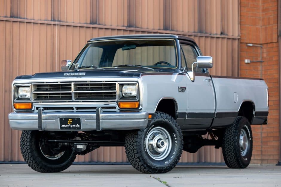 1990 Dodge Ram (1981-1993) sold for $29,000