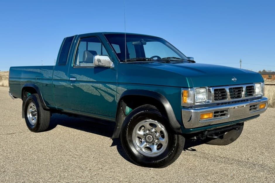 1995 Nissan Pickup sold for $9,500