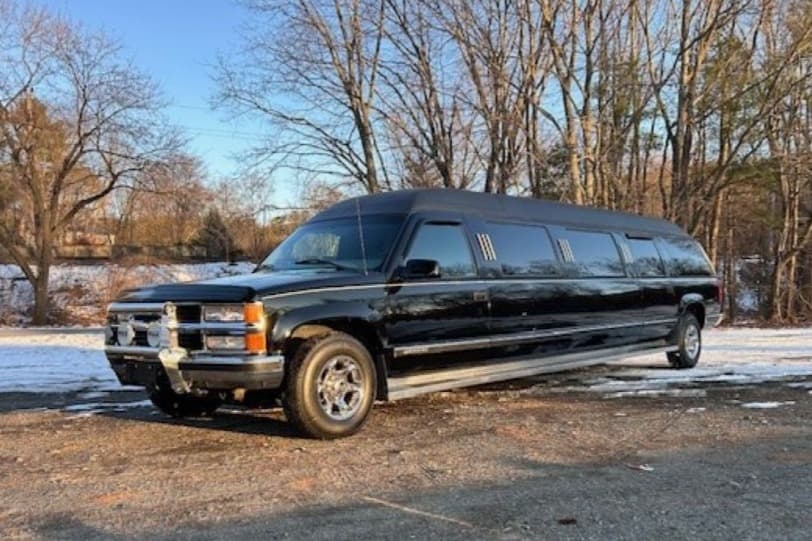 1999 Chevrolet Suburban (GMT400 1992-1999) sold for $30,250