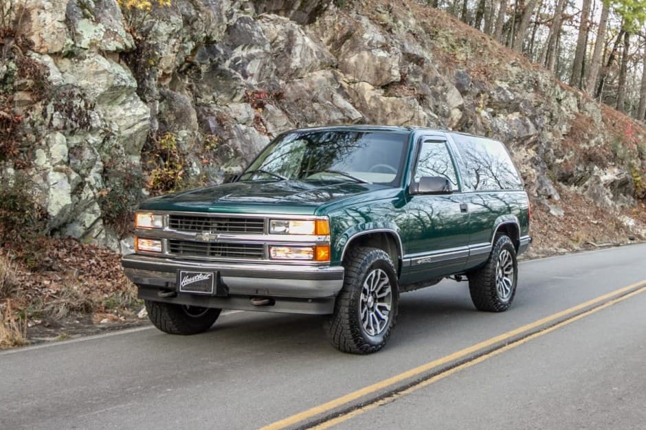 1996 Chevrolet Tahoe GMT400 sold for $13,500
