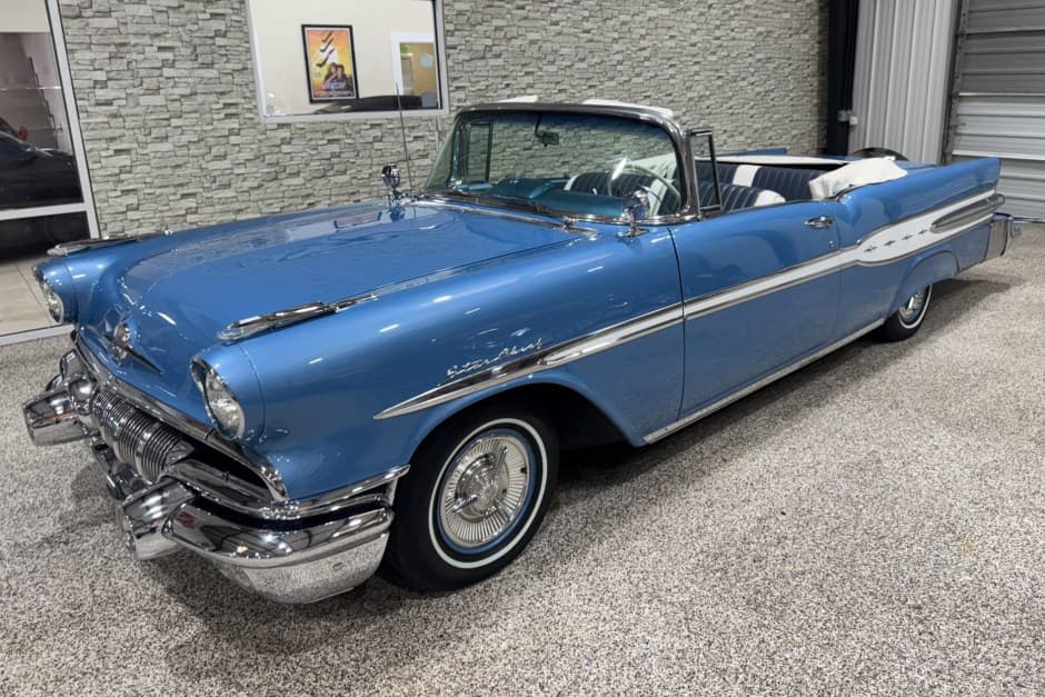 1957 Pontiac Star Chief sold for $62,100