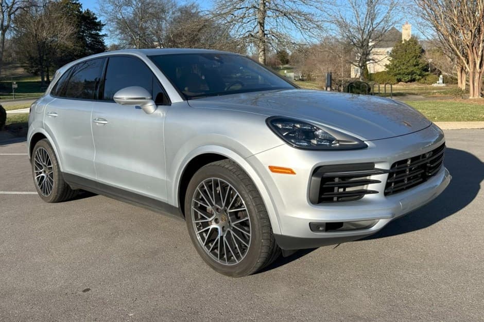 2019 Porsche 9Y0/9Y3 Cayenne (2019-) sold for $39,000