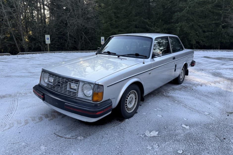 1979 Volvo 240 sold for $6,000