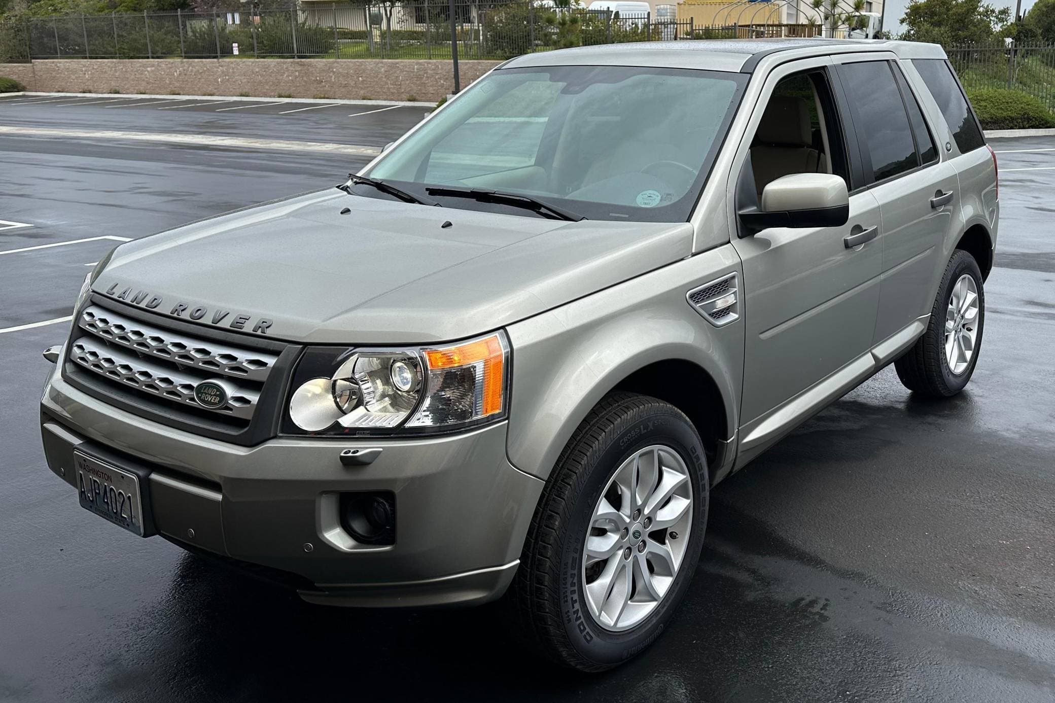 2012 Land Rover LR2 sold for $14,500