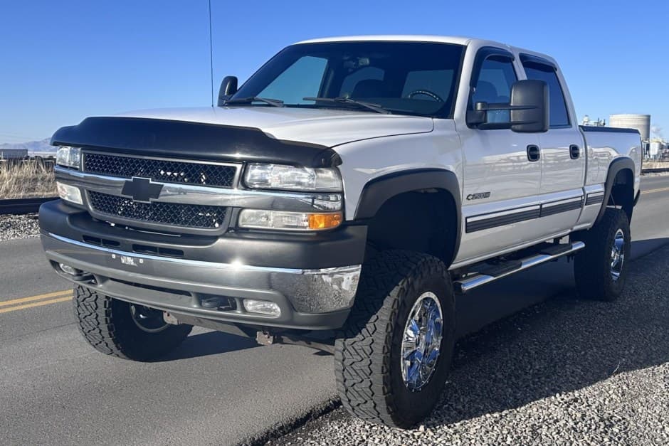 2001 Chevrolet Silverado GMT800 Heavy Duty (2000-2007) sold for $23,000