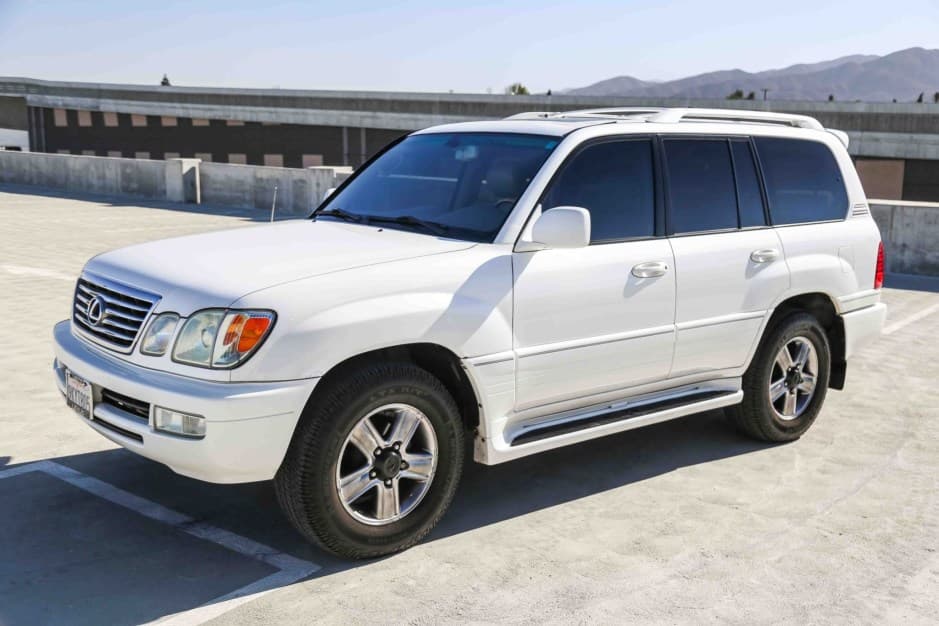 2006 Lexus LX470 sold for $15,250