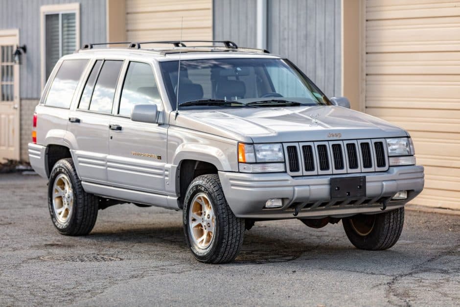 1997 Jeep ZJ Grand Cherokee sold for $9,500