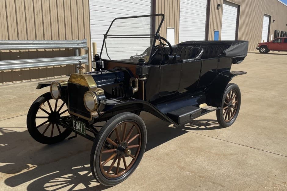 1914 Ford  sold for $9,000