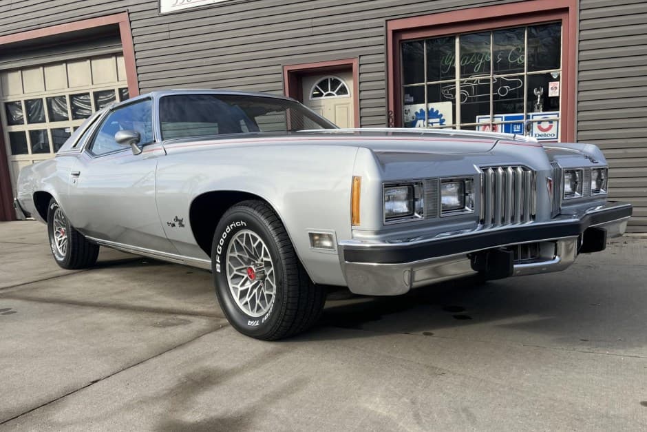 1977 Pontiac Grand Prix sold for $38,250