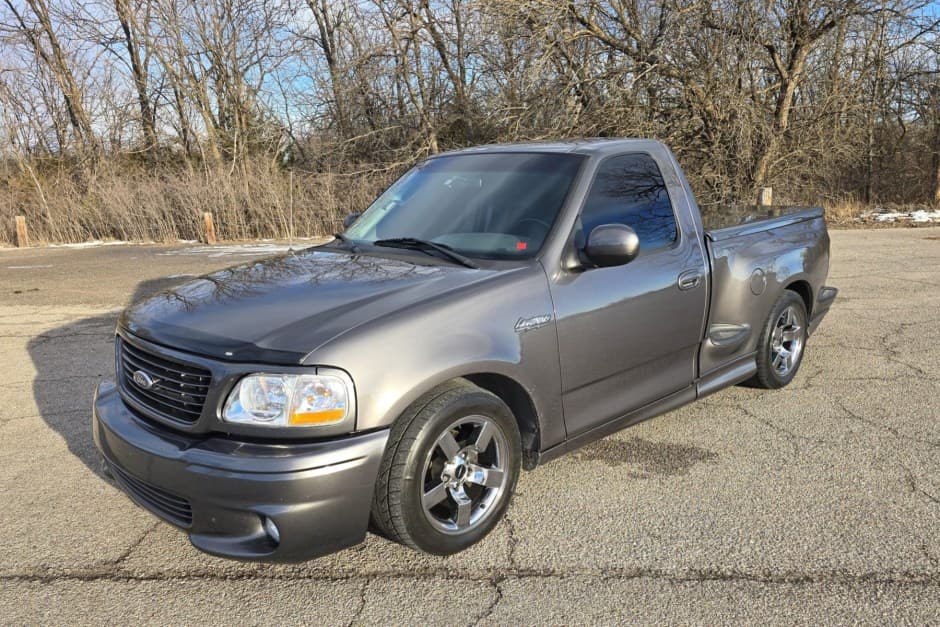 2003 Ford F-150 SVT Lightning sold for $18,250