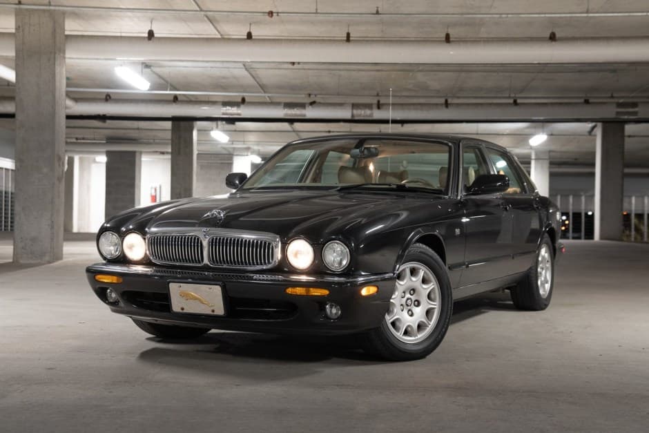 2002 Jaguar X308 XJ (1998-2003) sold for $5,700