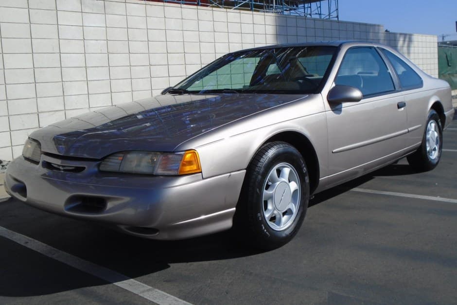 1995 Ford Thunderbird (1989-1997) sold for $2,750