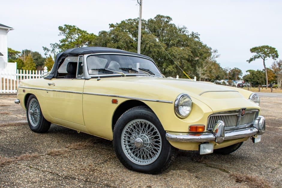 1969 MG MGC sold for $11,000