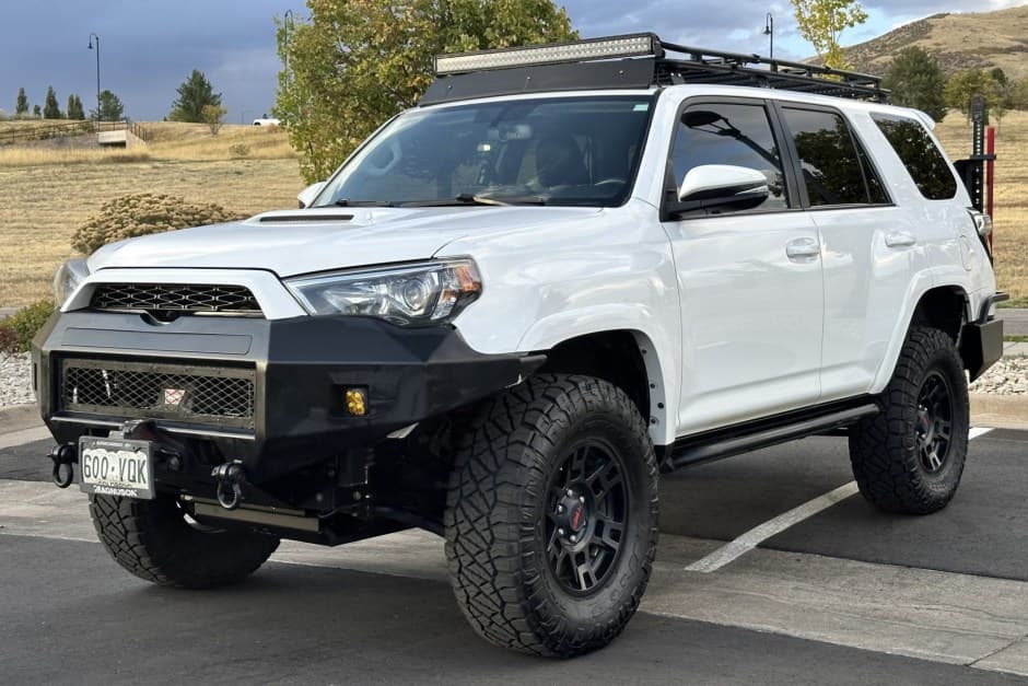 2015 Toyota 4Runner (N280) sold for $24,000