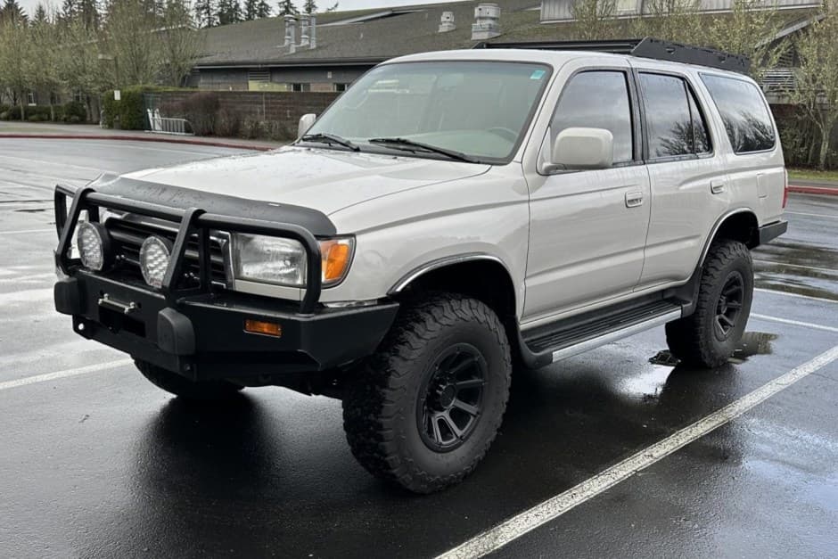 1998 Toyota 4Runner (N180) sold for $10,250