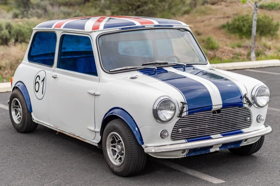 1961 Mini Mk I & Mk II sold for $9,000