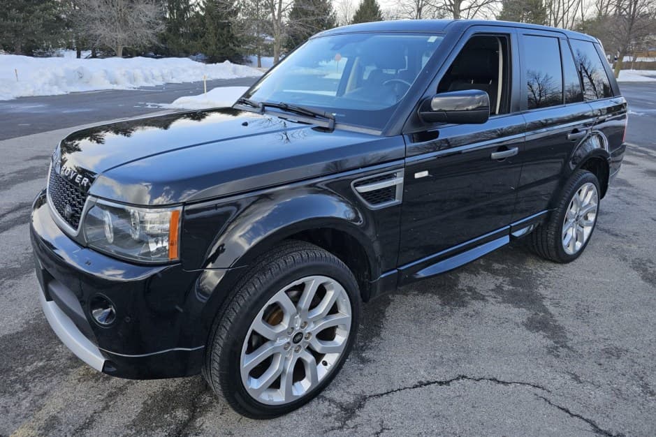 2011 Land Rover Range Rover Sport L320 sold for $10,500