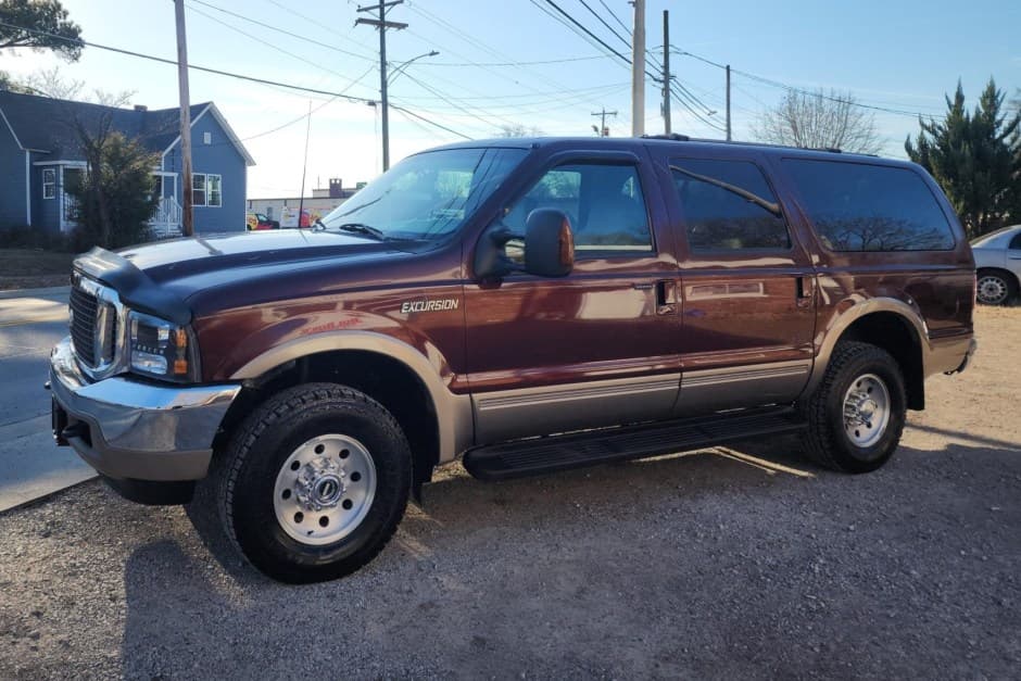 2001 Ford Excursion sold for $9,500