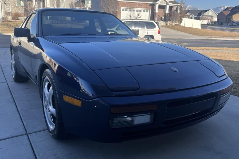 1983 Porsche 944 sold for $7,150