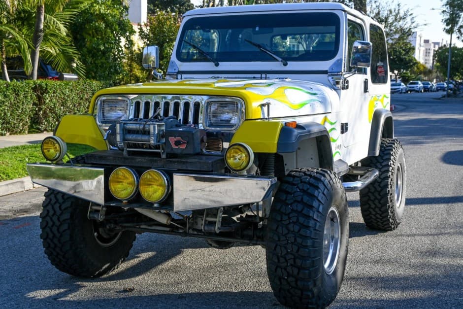 1989 Jeep Wrangler YJ (1987-1995) sold for $8,600