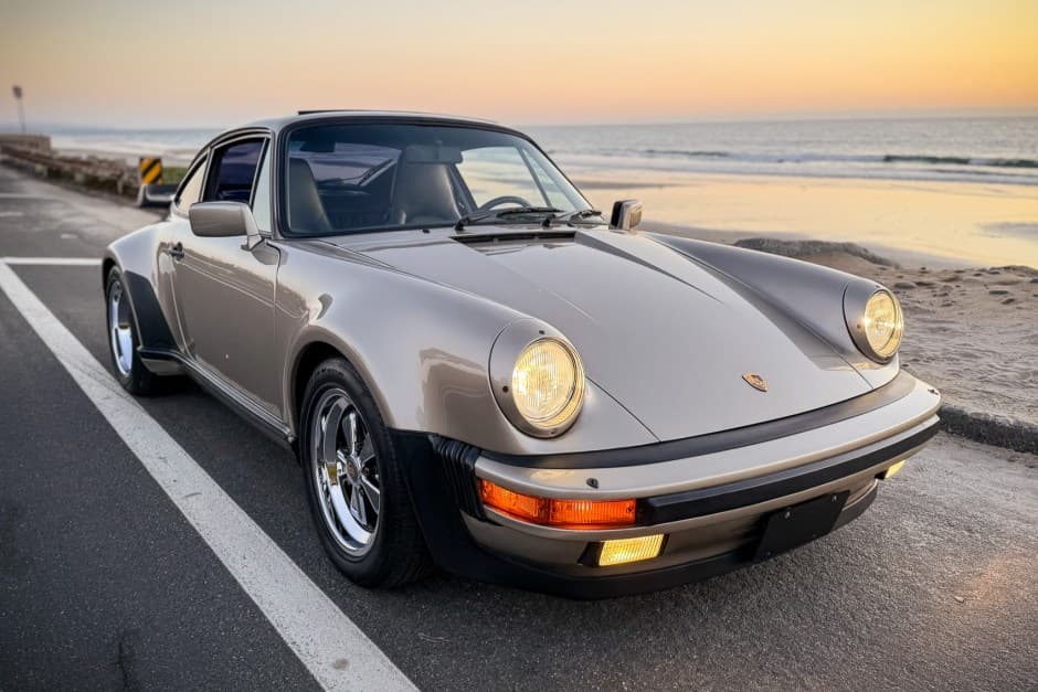 1986 Porsche 930 Turbo sold for $171,911