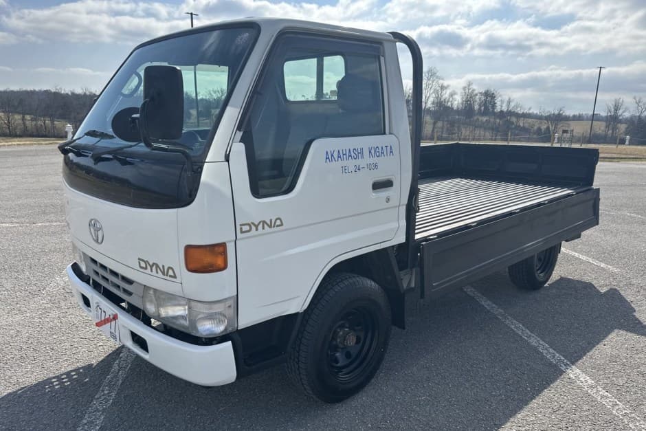 1999 Toyota Dyna sold for $17,700