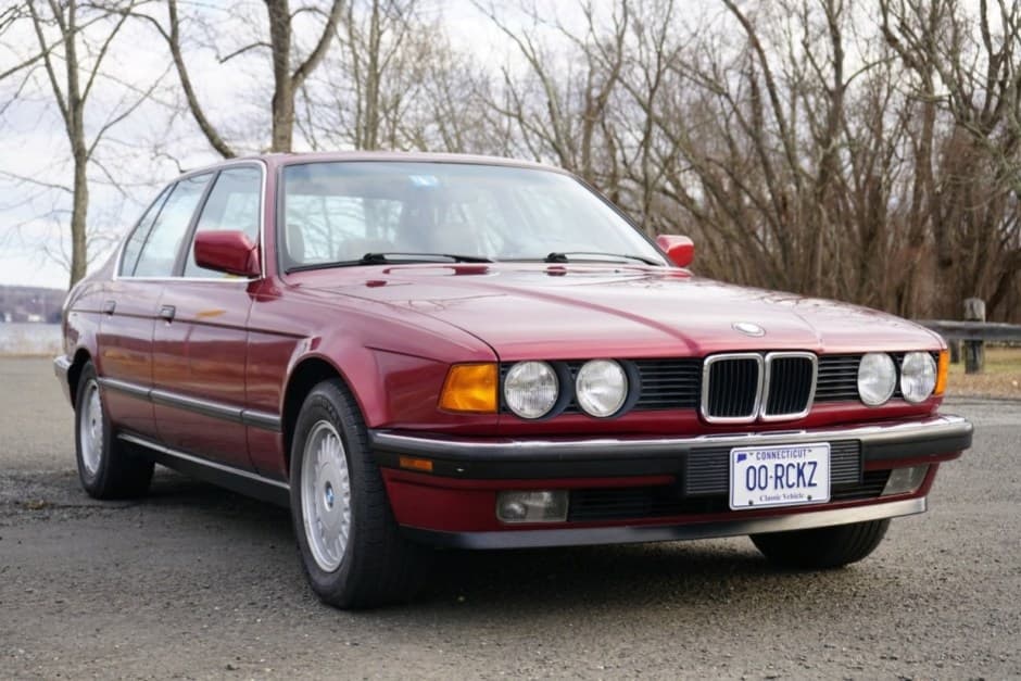 1992 BMW E32 7-Series sold for $6,855