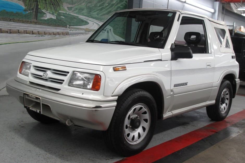 1998 Geo Tracker/Suzuki Sidekick sold for $6,400