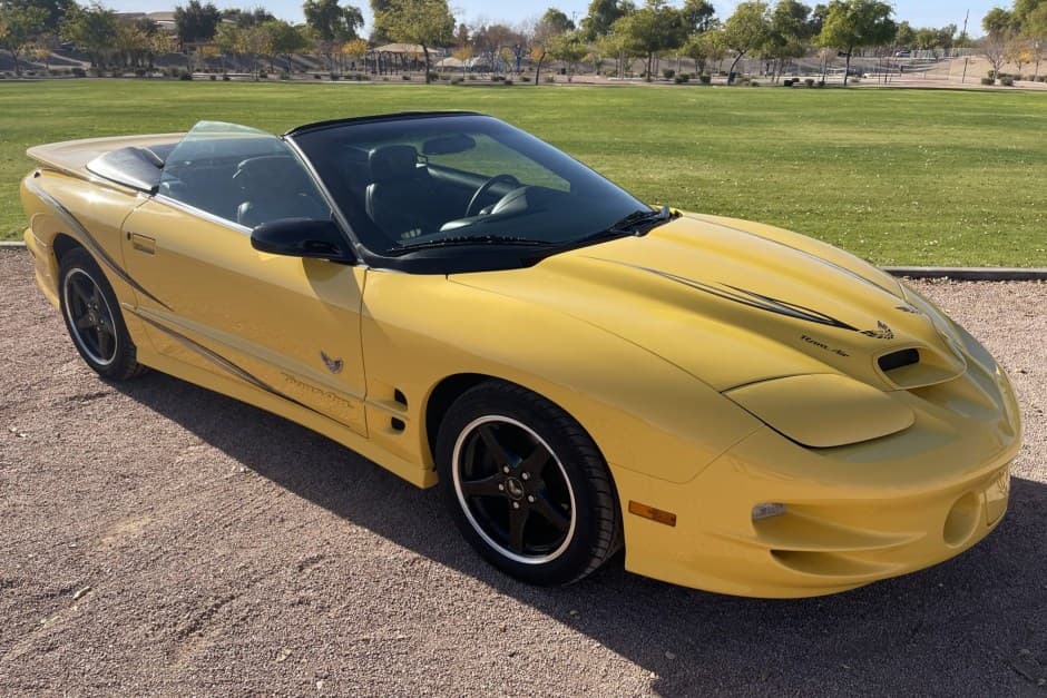 2002 Pontiac Firebird (1993-2002) sold for $36,250