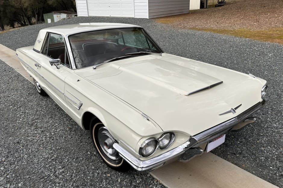 1965 Ford Thunderbird (1964-1966) sold for $17,500