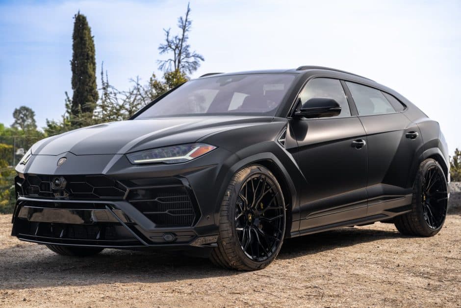 2020 Lamborghini Urus sold for $164,000