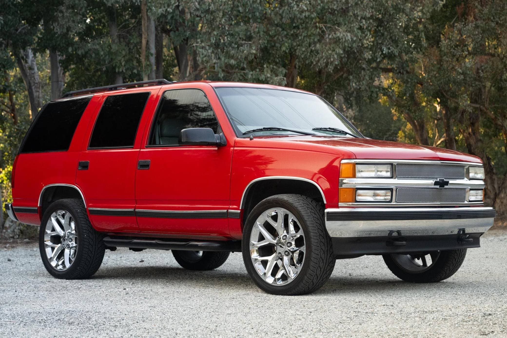 1999 Chevrolet Tahoe sold for $8,800