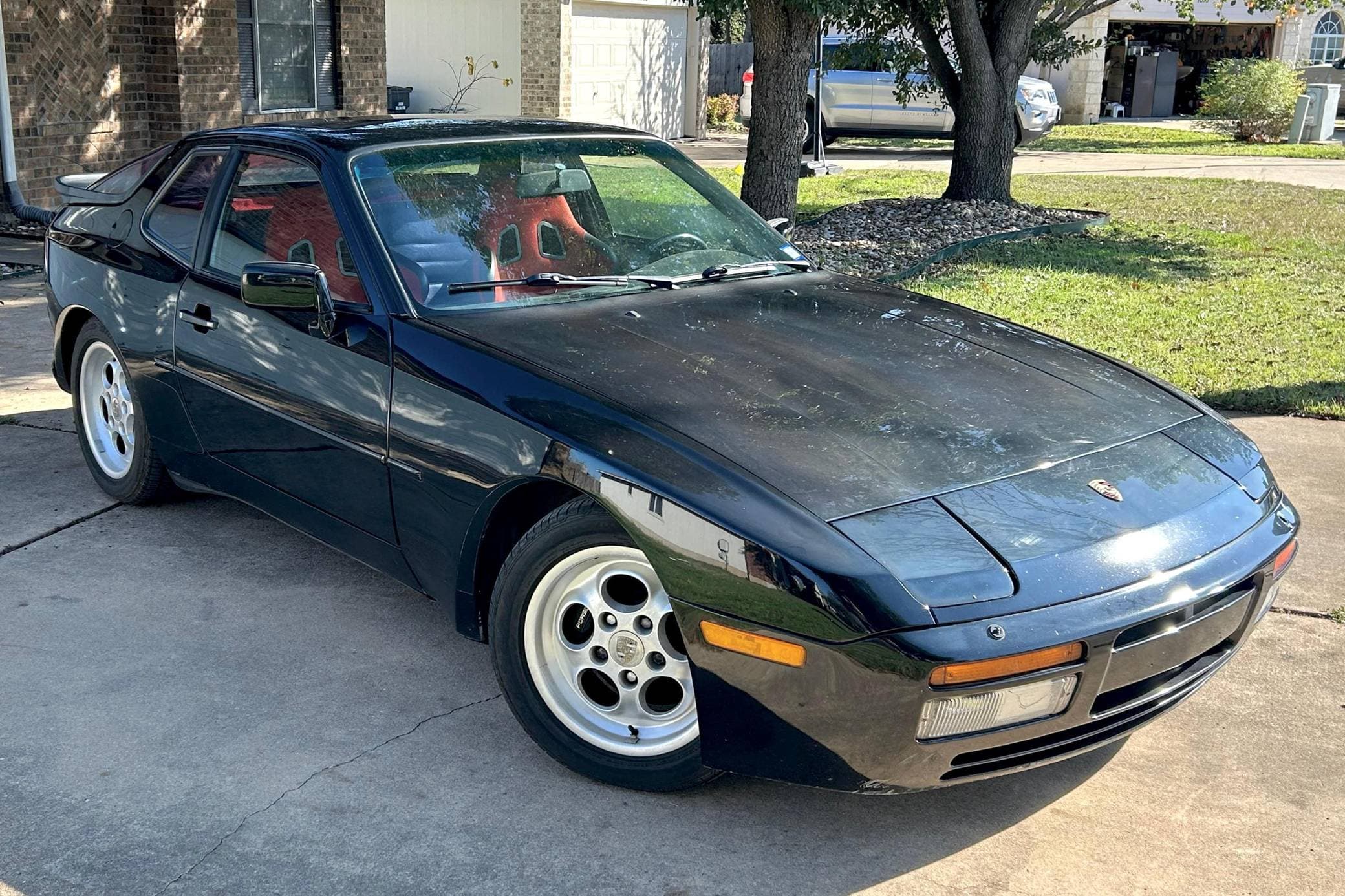1986 Porsche 944 sold for $8,600