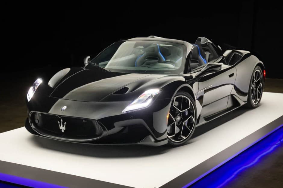 2023 Maserati MC20 sold for $220,000