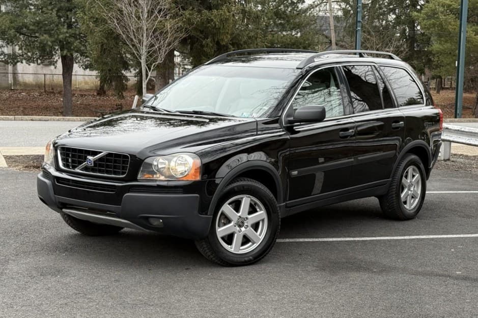 2006 Volvo  sold for $5,600