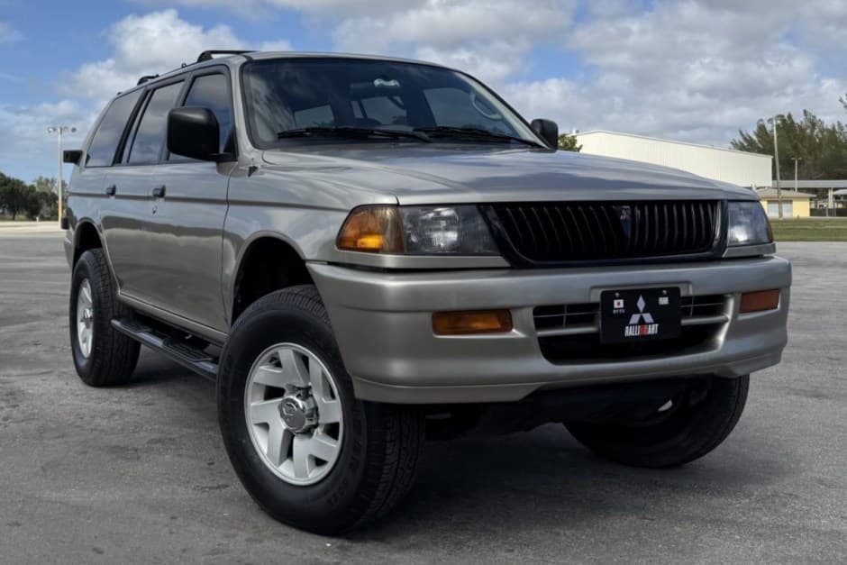 1998 Mitsubishi Pajero & Montero sold for $6,600