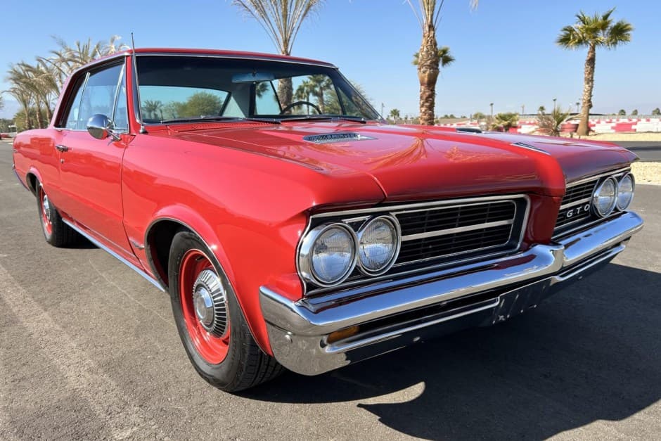 1964 Pontiac GTO sold for $40,064