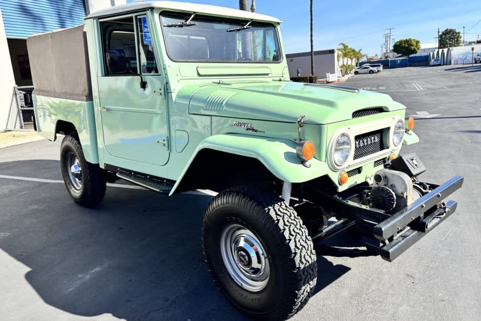 1964 Toyota Land Cruiser FJ45 sold for $30,000