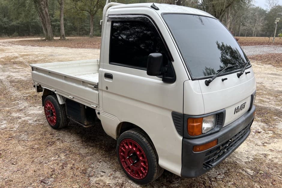 1996 Daihatsu Hijet sold for $5,800